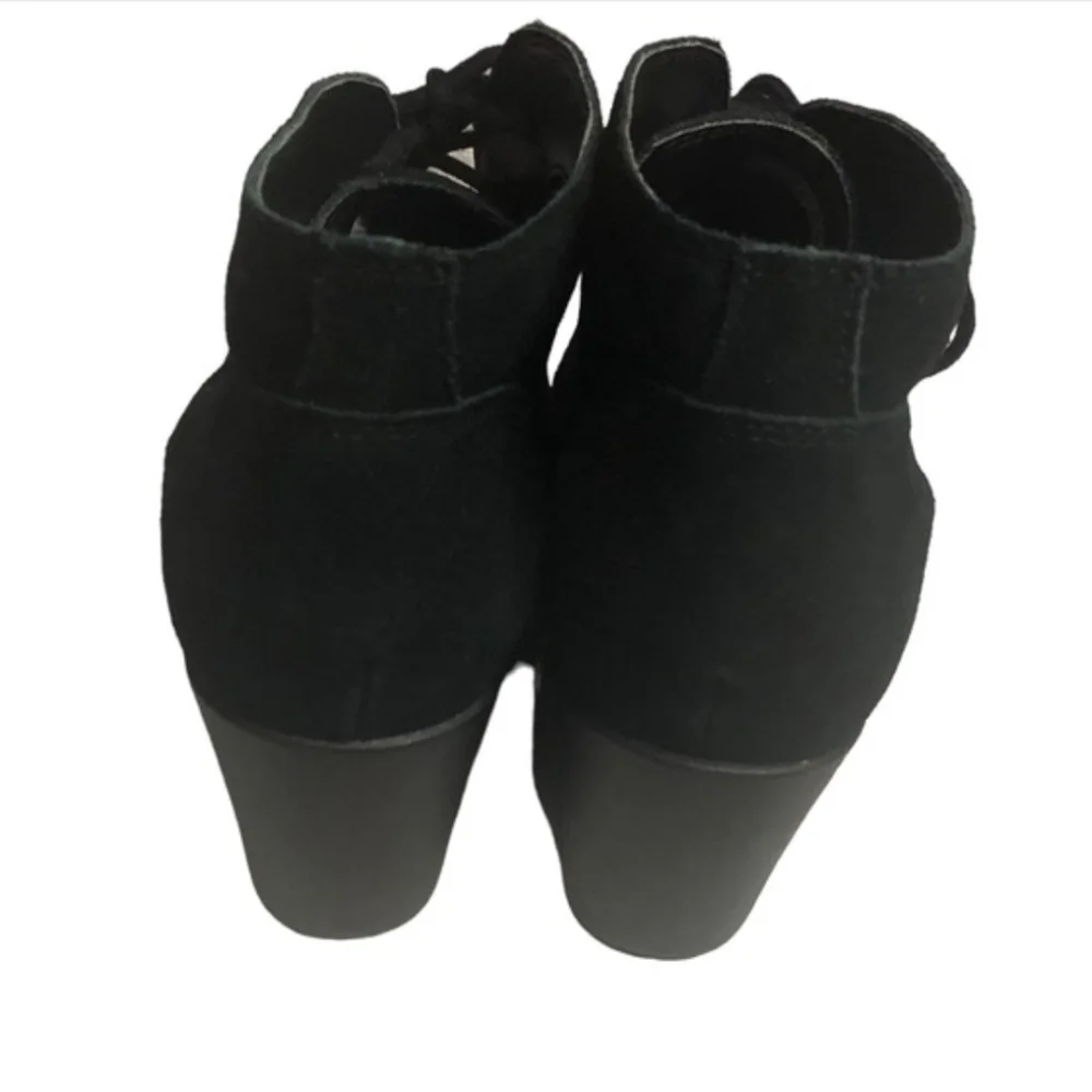 CROCS LEIGH SUEDE WEDGE SHOOTIE ANKLE LACE UP BOOT